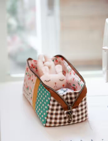 Open Up Box Pouch Pattern by Minki Kim